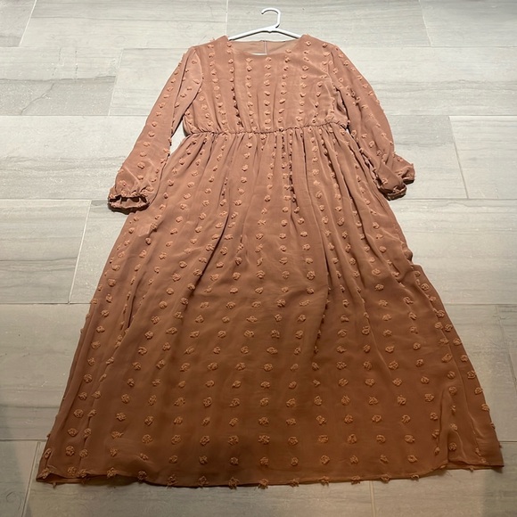 Adorable long sleeve dress with shell and sheer overlay - Picture 1 of 2